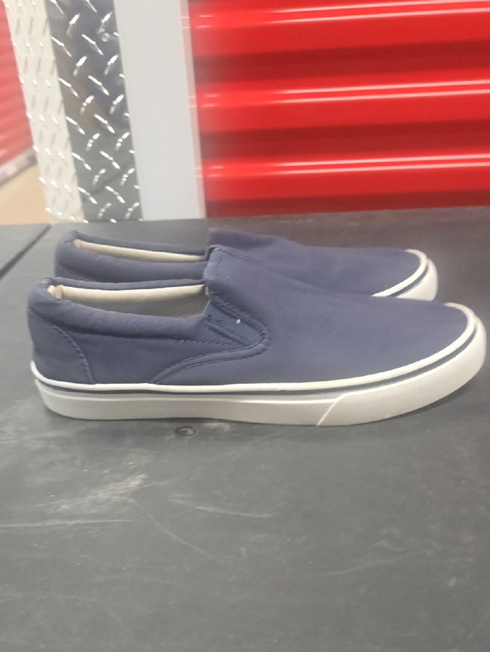 Classic Slip-On Canvas Men's Shoe in Navy Men's Size 10***